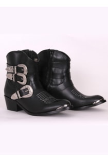 Leather boots with buckles