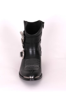 Leather boots with buckles