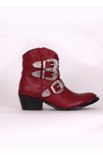 Leather boots with buckles