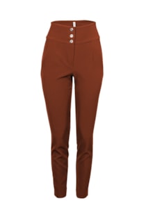 Pantalón básico con botones