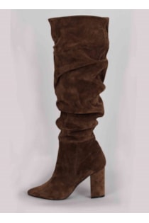 Bota cano alto enrugada