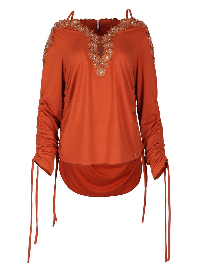 Asymmetric blouse with details