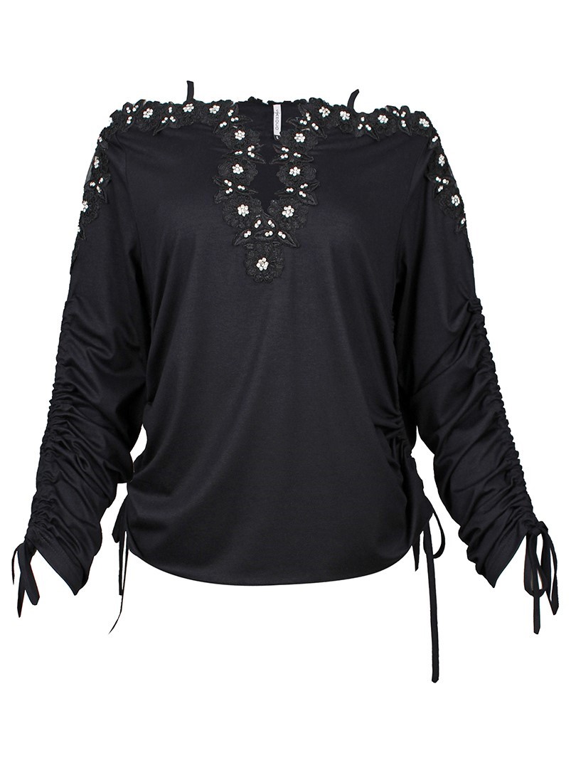 Asymmetric blouse with details