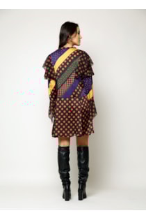 Vestido estampado com folhos