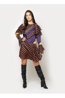Vestido estampado com folhos
