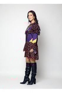 Vestido estampado com folhos