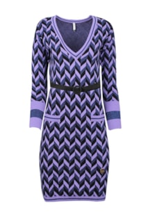 Vestido con escote pico con cinturón
