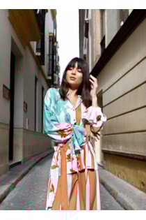 Blusa de laço com manga de folhos