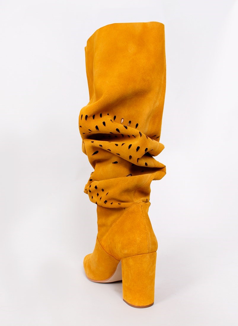 Wrinkled calf-length boot