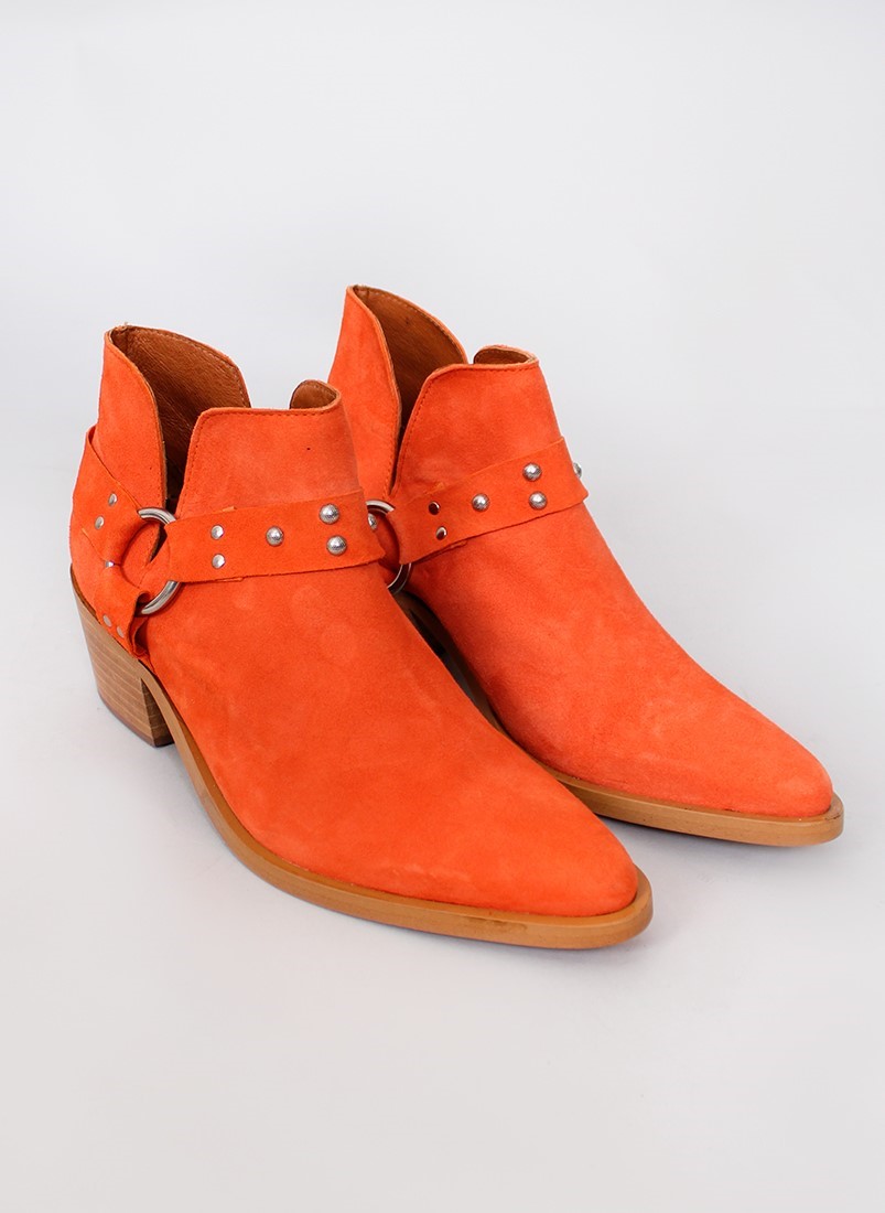 Botins com tacão Cowboy