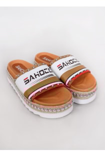 Flip-flopper con tachuelas