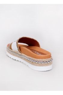 Flip-flopper con tachuelas