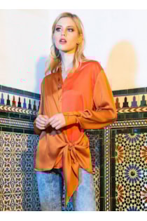 Shirt with knot detail