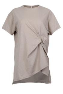 T-shirt com nó
