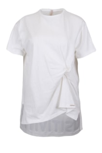 T-shirt com nó