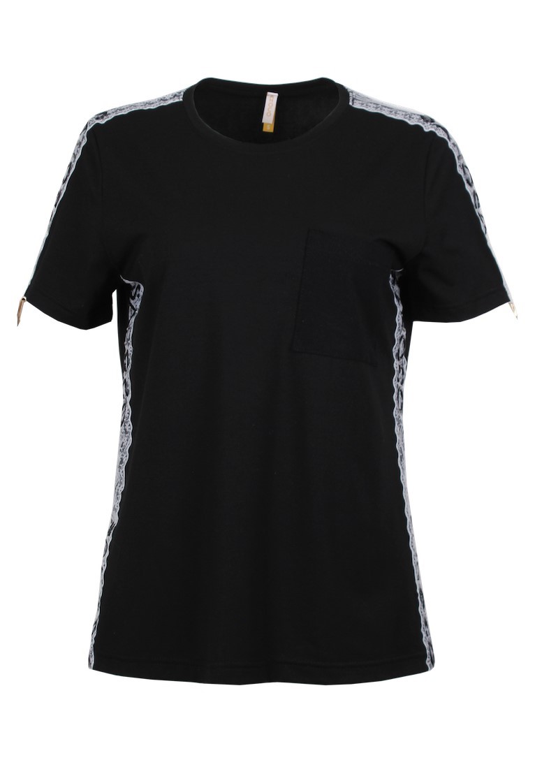 T-shirt with contrasting stripe