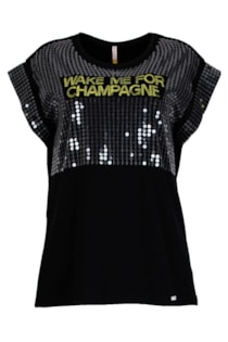 T-shirt com lantejoulas