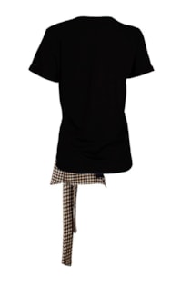 Camiseta con nudo