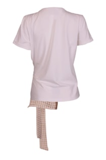 Camiseta con nudo