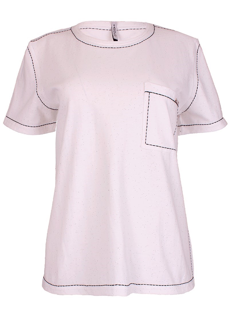 T-shirt with contrast stitching