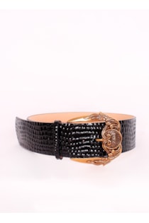  Crafted buckle belt