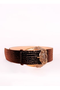  Crafted buckle belt